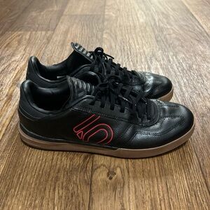 Adidas Five Ten Sleuth DLX PU Flat Mountain Bike Shoes Black Red Gum SIZE 9